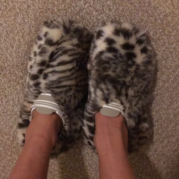 🎃👻Homemade Costume furry slip-ons!  Comfortable! - Picture 1 of 8